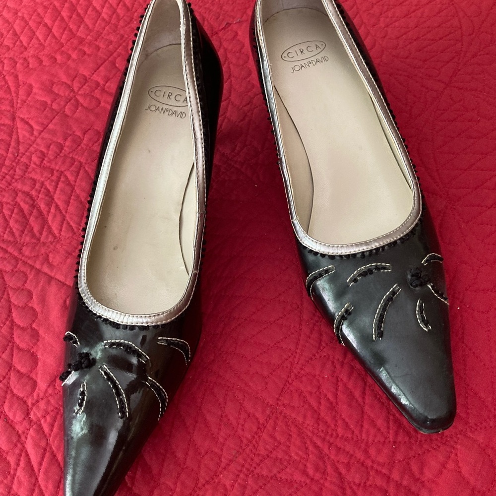 joan and david pumps